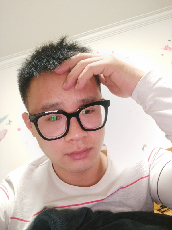 华灯初上的夜晚的第一张照片--山东蓝颜知己交友网