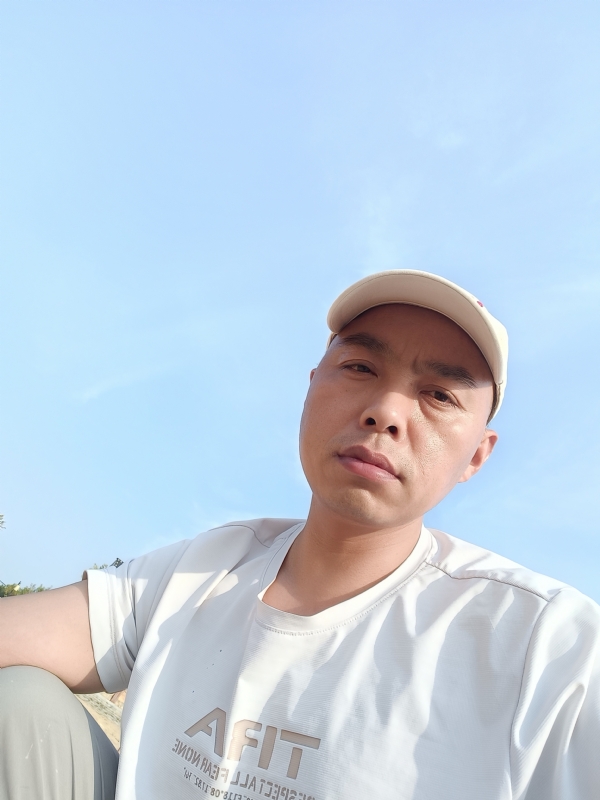 哥哥的第一张照片--山东蓝颜知己交友网