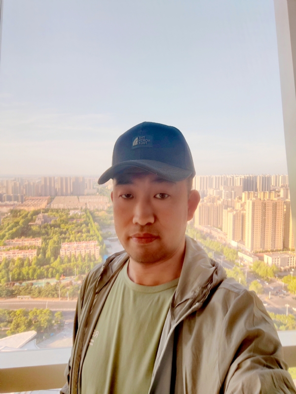 勇攀高峰的第一张照片--山东蓝颜知己交友网